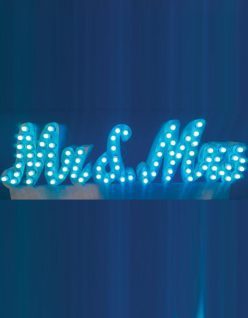 ΦΩΤΙΣΤΙΚΟ RGB LED MR & MRS ΓΙΑ ΤΟ ΤΡΑΠΕΖΙ ΤΟΥ ΓΑΜΟΥ ΣΑΣ 49 X 17 Ενοικίαση